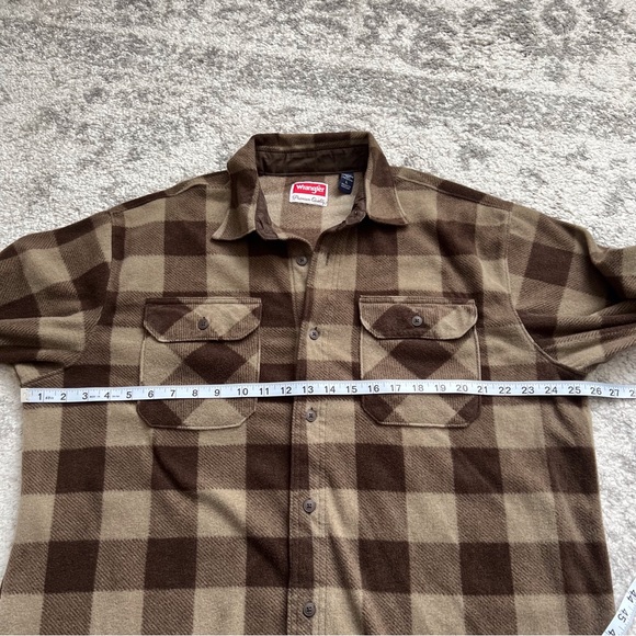 Wrangler Men’s Brown Tan Fleece Plaid Button Down Work Shirt Casual Large - Picture 3 of 8